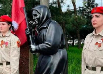 V regiji Kherson okupatorji privabljajo Ukrajince v "patriotske" organizacije
