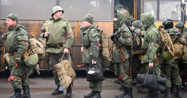 V regiji Luhansk, Rusi ponujajo hrano za informacije o moških osnutek starosti