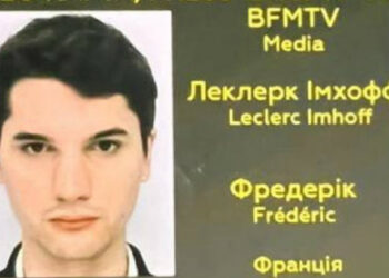 V regiji Luhansk so Rusi streljali na avtomobil za evakuacijo, umrl je francoski novinar