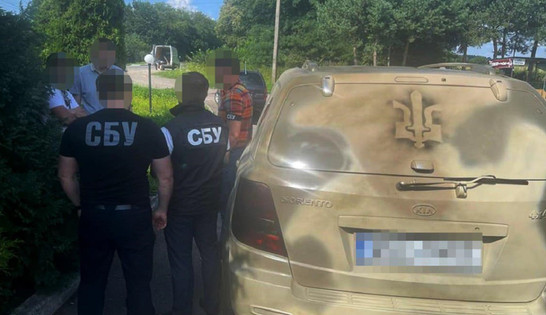 V regiji Lviv je bila izpostavljena shema za prodajo avtomobilov, uvoženih za vojsko