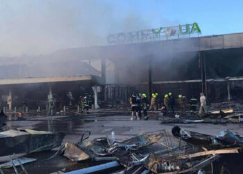 Večina žrtev ruskega napada na nakupovalni center Kremenchug je težko prepoznati