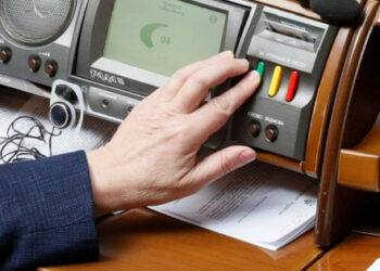 Verkhovna Rada je dovolila, da skrbi za otroka za oba vojaška starša.