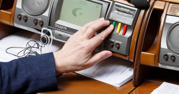 Verkhovna Rada ukinil vojaško dajatev na dohodek zagovornikov Ukrajine