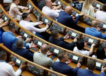 Vlada je predlagala povečanje porabe za ceste in predsedniško univerzo
