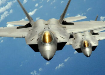 ZDA na Poljsko prenesejo šest lovskih letal pete generacije F-22