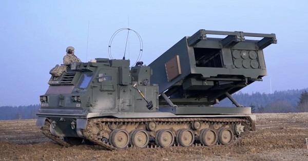 Zaluzhny je pokazal video M270 MLRS "roboti" na frontnih črtah