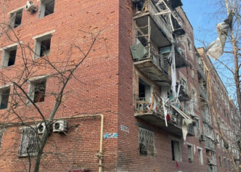 Zaradi ruskega raketnega napada na Sloviansk umrle tri osebe (video)