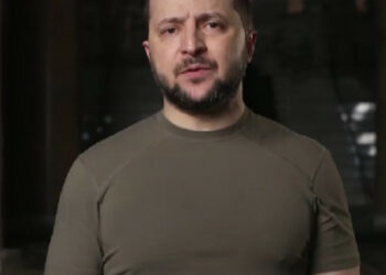 Zelenskyy prosi, da ukrajini s težkim topništvom, tanki, sistemi zračne obrambe in letala