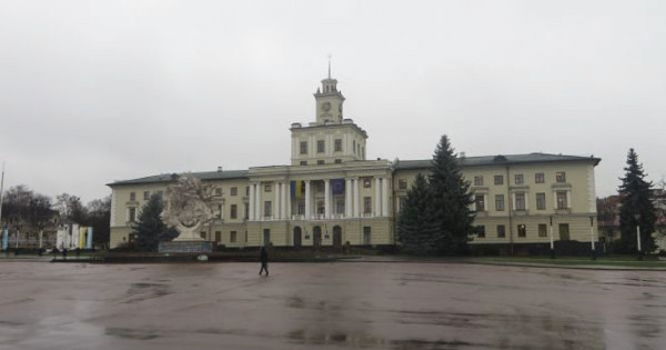 Župan Khmelnytsky je pozval prebivalce, naj ostanejo mirni.