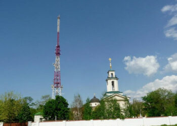 Okupatorji razstrelili TV center in objekt regionalnih distribucijskih podjetij za energijo v Kherson – mediji