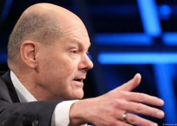 Diplomatska rešitev vojne v Ukrajini je trenutno nemogoča, pravi Scholz
