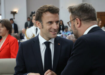 Macron je po uspehu oboroženih sil Ukrajine opazil intenzivnost ruskega bombardiranja Ukrajine