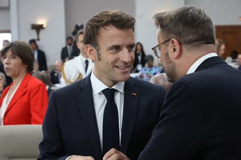 Macron je po uspehu oboroženih sil Ukrajine opazil intenzivnost ruskega bombardiranja Ukrajine