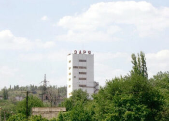 Med ruskim obstreljevanjem je bilo 566 rudarjev blokiranih pod zemljo