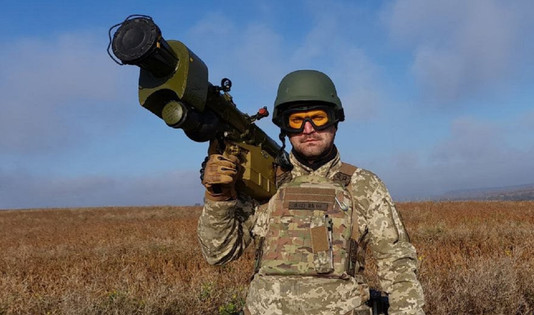 Prostovoljec iz Mariupola je sestrelil raketo MANPADS nad regijo Lviv.