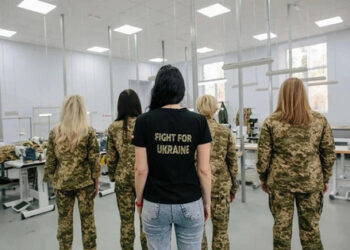 Prvi vzorci ženskih vojaških uniform so bili zašičeni v Lviv (foto)