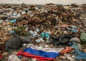 Rusi so požgali trupla svoje vojske na odlagališču Kherson.
