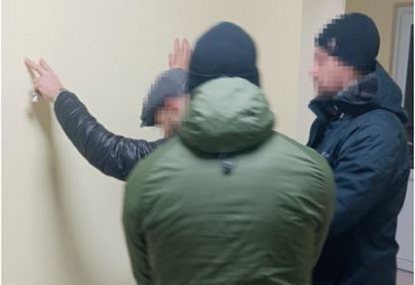 SBU pridrži ruskega agenta, ki prihaja s Krima, da pripravi sabotažo v Kijevu