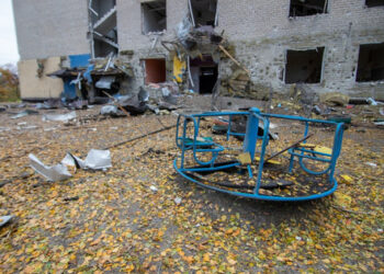 Šest raket na ljudi. Kako izgleda Pokrovsk po ruskem udarcu (foto poročilo)