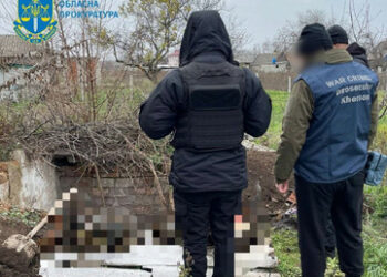 Trupla mučenih civilistov so bila najdena na osvobojenem ozemlju regije Kherson