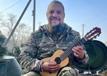 "Ne bom se več zgnusala do vojske." Zgodba o vojaškem zdravniku Andrei Zholob