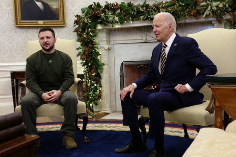 Biden je dejal, da upor Ukrajincev še naprej navdihuje svet