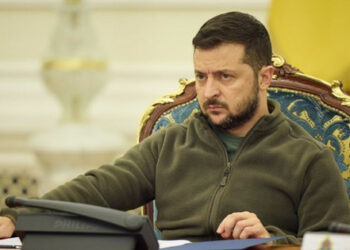 Februarja namerava ekipa predsednika Zelenskyyja predstaviti mirovni načrt, pravi WSJ