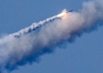 Rusi pred novim letom z raketami zadeli Ukrajino
