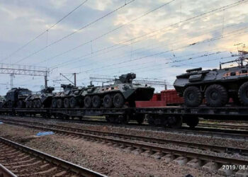 Rusija začela prenašati svoje enote v Belorusiji bližje meji z Ukrajino