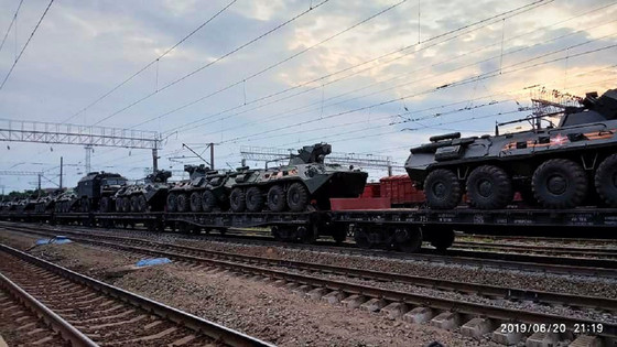 Rusija začela prenašati svoje enote v Belorusiji bližje meji z Ukrajino