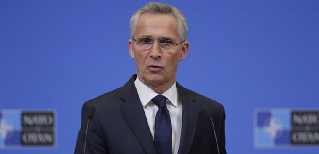 Rusija želi vojno "zamrzniti" in nato sprožiti veliko ofenzivo, pravi Stoltenberg