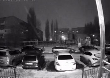 Ruski mediji poročali o hudih eksplozijah v zračni bazi Engels