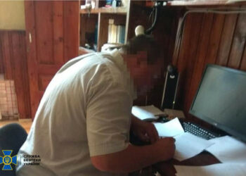 SBU izpostavlja katoliškega duhovnika, ki je zanikal ruske zločine v Buči