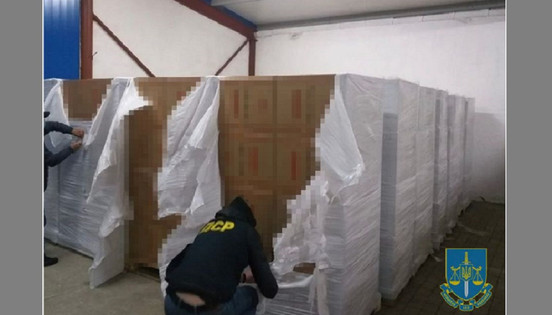 Več kot 300 tisoč zaplenjenih cigaret bo predato vojski.