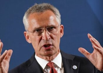 Vojaška podpora Ukrajini je najhitrejša pot do miru, pravi Stoltenberg