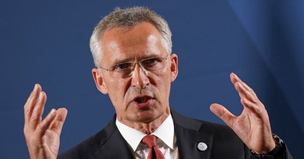 Vojaška podpora Ukrajini je najhitrejša pot do miru, pravi Stoltenberg