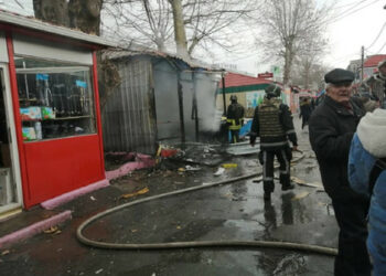 Zaradi povečanja ruskega obstreljenega so prebivalce Khersona pozvali, naj evakuirajo