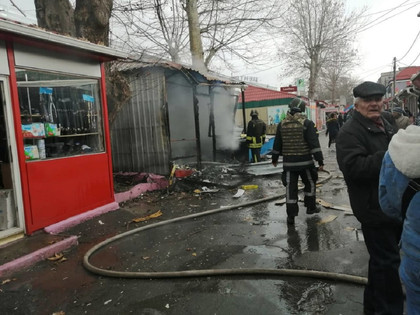 Zaradi povečanja ruskega obstreljenega so prebivalce Khersona pozvali, naj evakuirajo