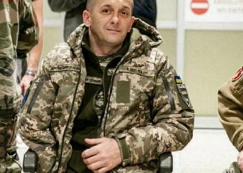 Marinec Mikhail Dianov je za protetiko v ZDA heroja Bakhmuta podail več kot 2 milijona UAH