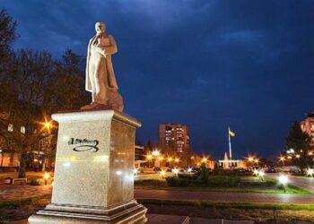 Rusi so v okupiranem Melitopolu razčlenili spomenik Tarasu  Shevčenku