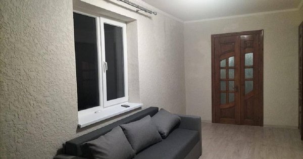 Dobrotniki popravili hišo, na katero je padla ruska raketa v karpatski regiji (foto)