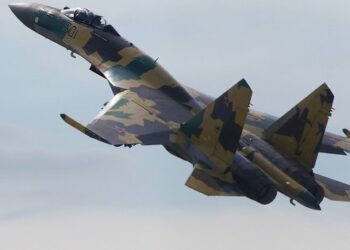 Iran potrdil premestitev lovcev Su-35 iz Rusije
