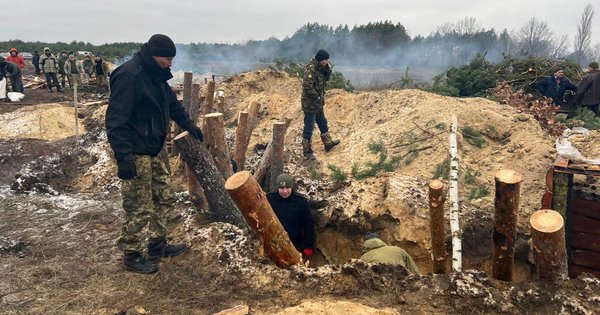 Na meji z Belorusijo začel graditi dodatne fortifikacije