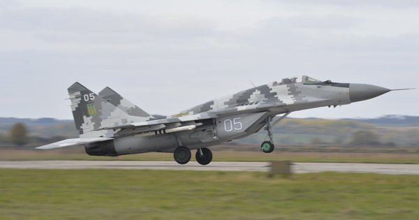 Nekdanji poveljnik Nata je pozval Ukrajino k zagotovitvi lovskih letal MiG-29 in F-16