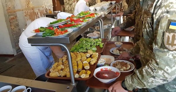 Po škandalu z javnimi naročili je bil uradnik ministrstva za obrambo Khmelnytsky odpuščen.