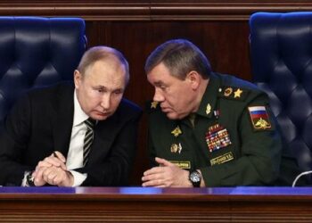 Putin je poveljniku ruskih čet Gerasimov naročil, naj do marca zavleče Donbas