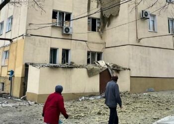 Rusija je množično obstrelila Khersona s topništvom, tam so mrtvi in ranjeni