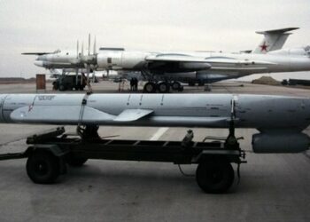 V bližini Kyiva – Defense Express so sestrelili raketo Kh-55 z imitatorjem jedrskih bojnih glav.