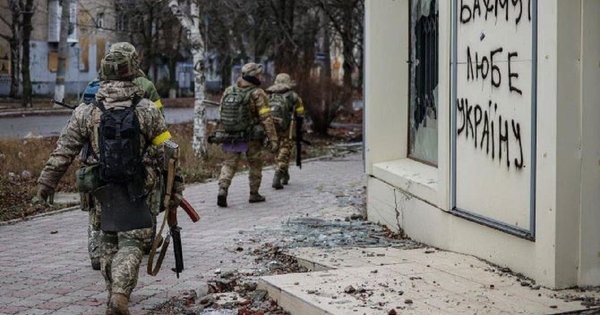Analitiki ISW so poimenovali tveganja, ki izhajajo iz umika oboroženih sil Ukrajine iz Bakhmuta