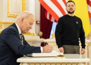 Biden za Ukrajino najavla nov paket vojaške pomoči
